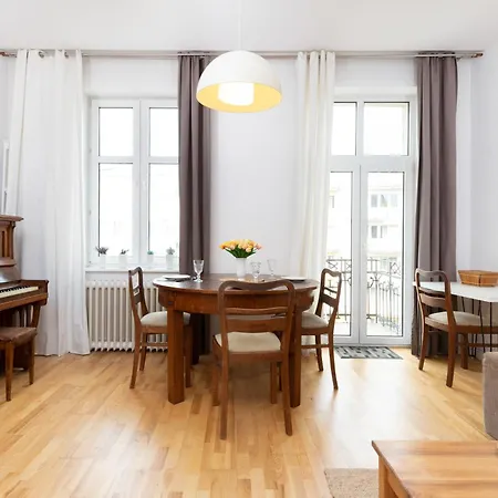 Klimatyczny I Jasny 3city W Gdyni Z Dwiema Sypialniami By Renters غدينيا